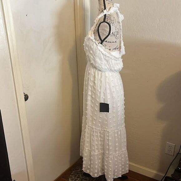 Lulu’s White Halter Belt Dress Feminine Contemporary Event Festival Brand New - Picture 2 of 16